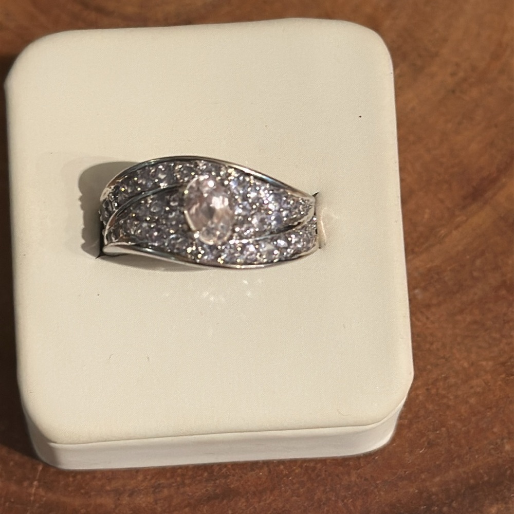 Elegant 10 carat diamond and Tanzanite ring size 7 1/2 not sold from melt price
